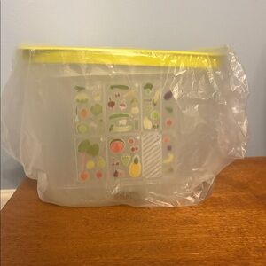 TUPPERWARE FridgeSmart 1.8 L Climate King Lime Oasis PrimaKlima A181 NWOT